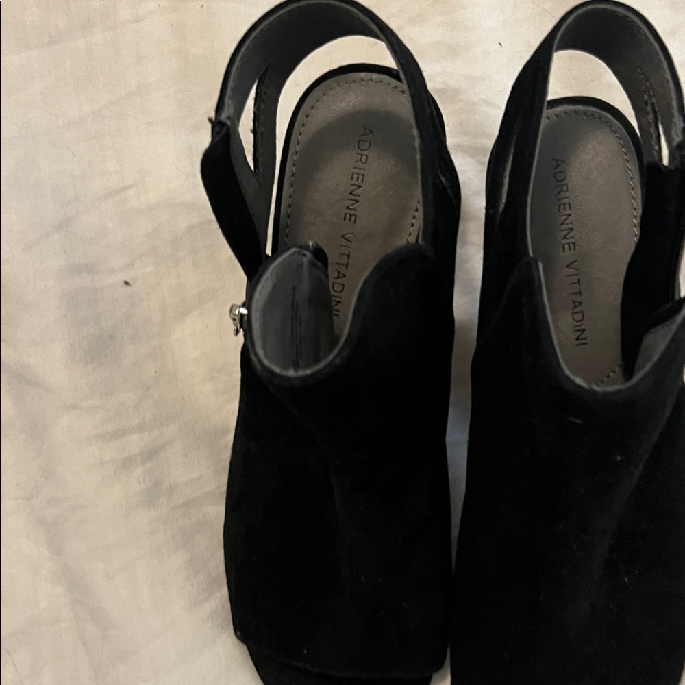 Adrienne Vittadini Open Toe Suede Black Mules- 8m